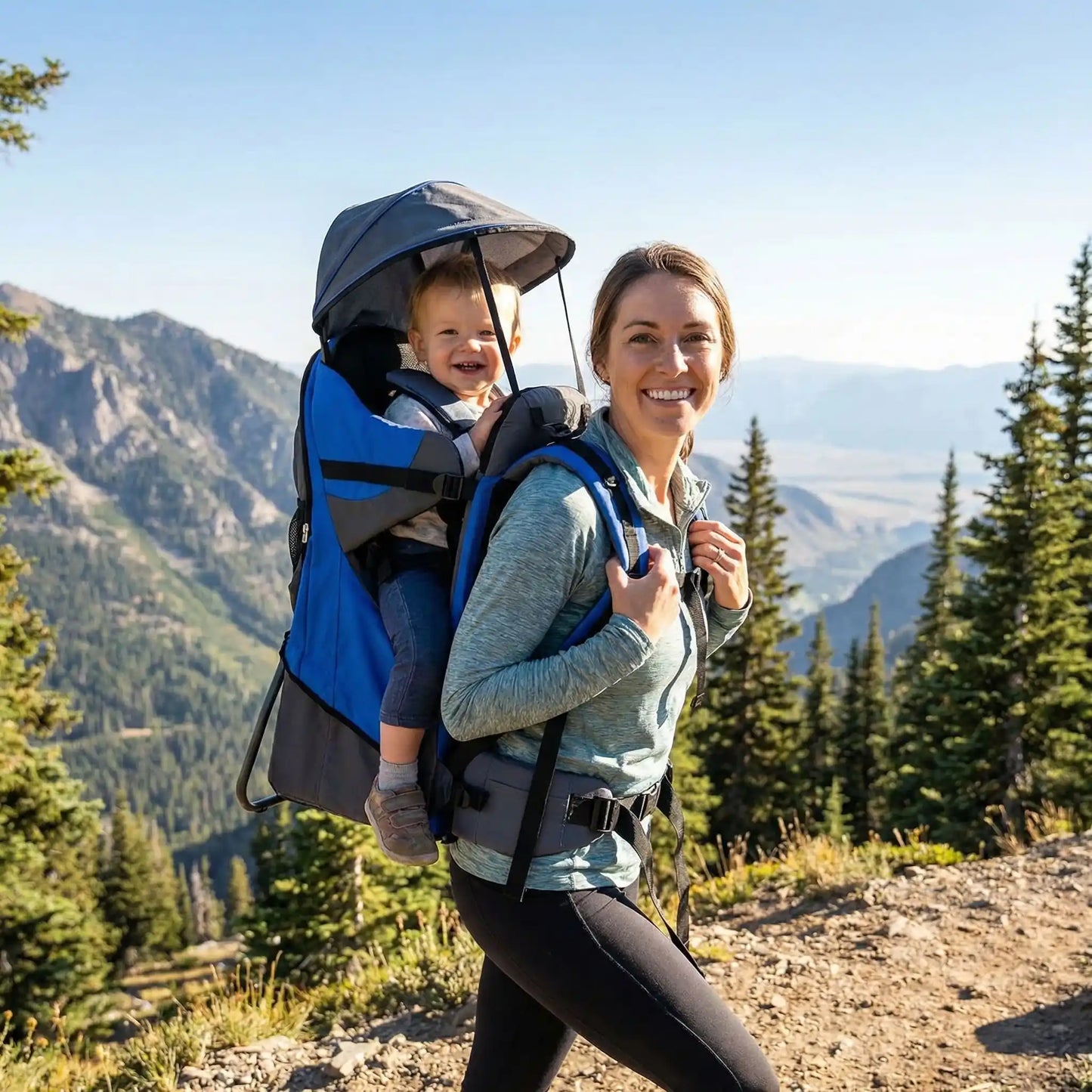 Mère avec porte bebe randonnee panoramique
