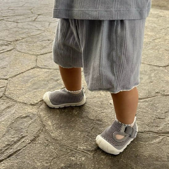 Enfant porte chaussure ete bebe tissu mesh gris