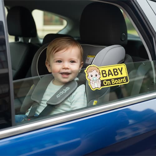 Poupon protégé par autocollant bébé à bord sécurité routière