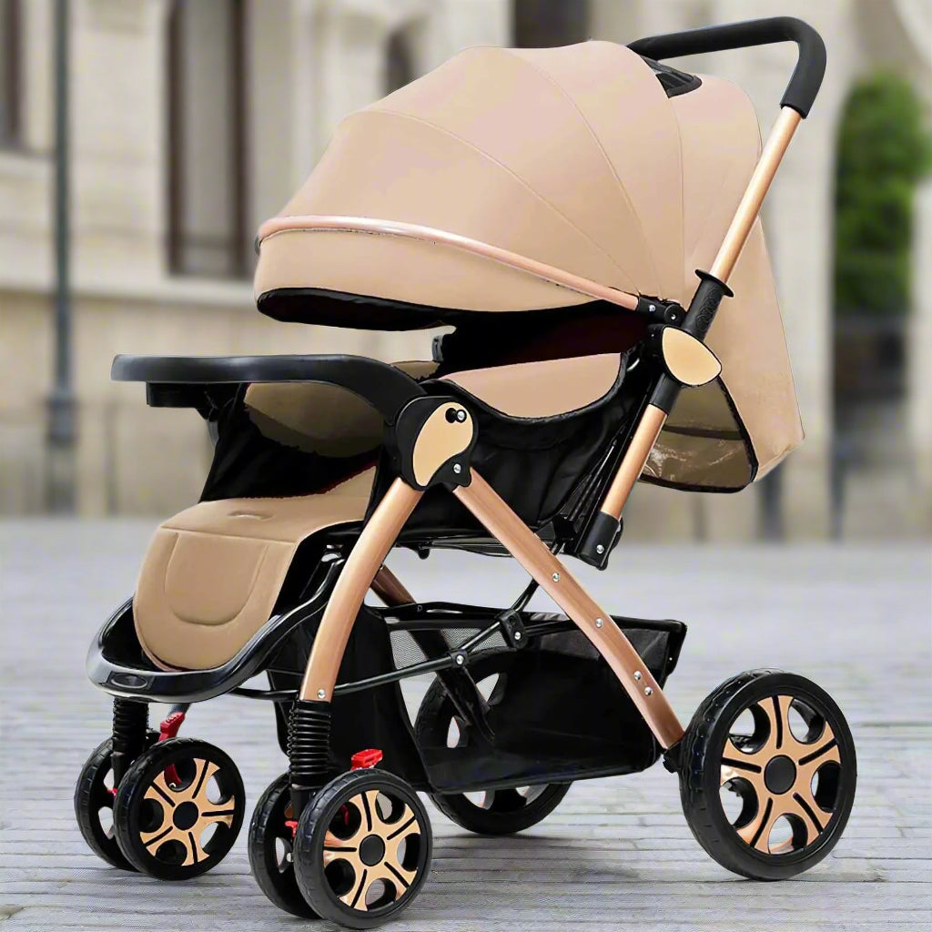 Poussette-bebe-spacieuse-beige-dans-espace-urbain